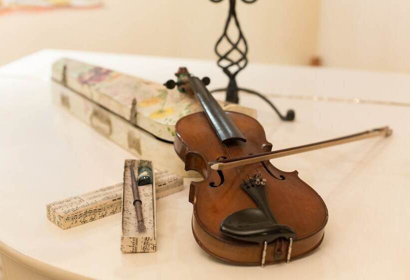 Отель Serenella