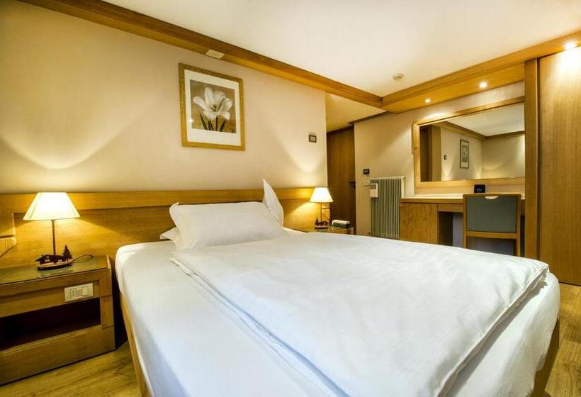 ホテル Sertorelli Sport