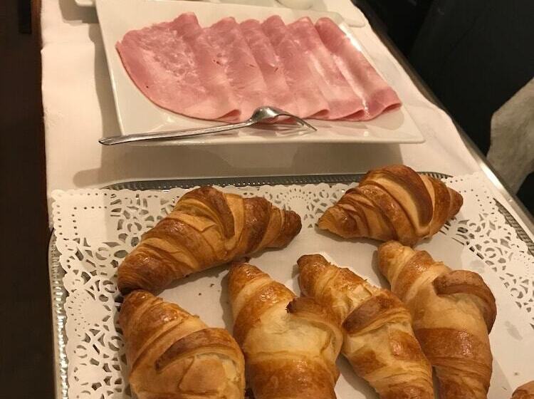 בית מלון כפרי Street Art