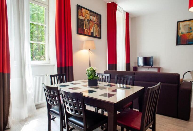 هتل Vacanceole  Le Duguesclin