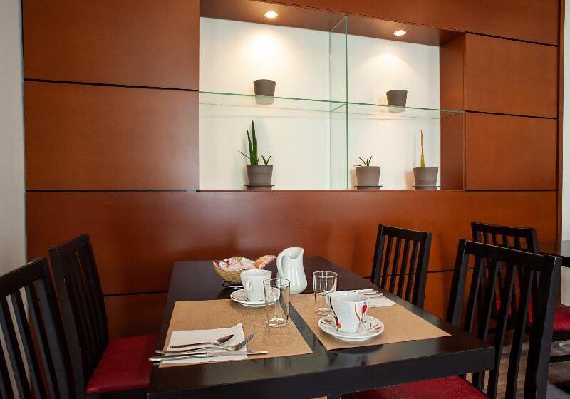 هتل Vacanceole  Le Duguesclin