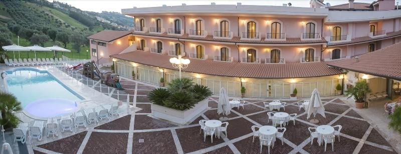 בית מלון כפרי Villa Elena