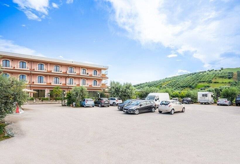 בית מלון כפרי Villa Elena