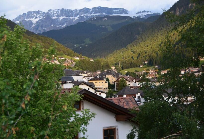 ホテル Villa Emilia