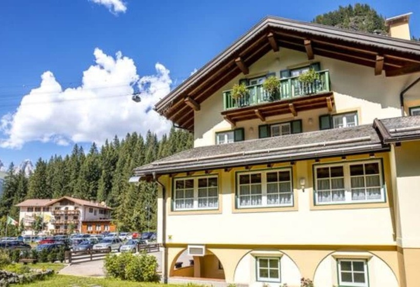 هتل Villa Rosella Park & Wellness