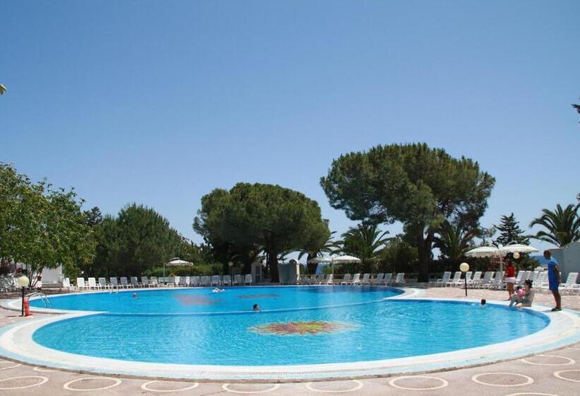 בית מלון כפרי Villaggio Club Altalia