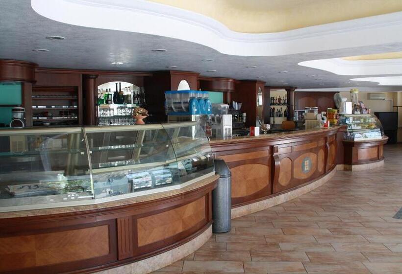 בית מלון כפרי Villaggio Club Altalia