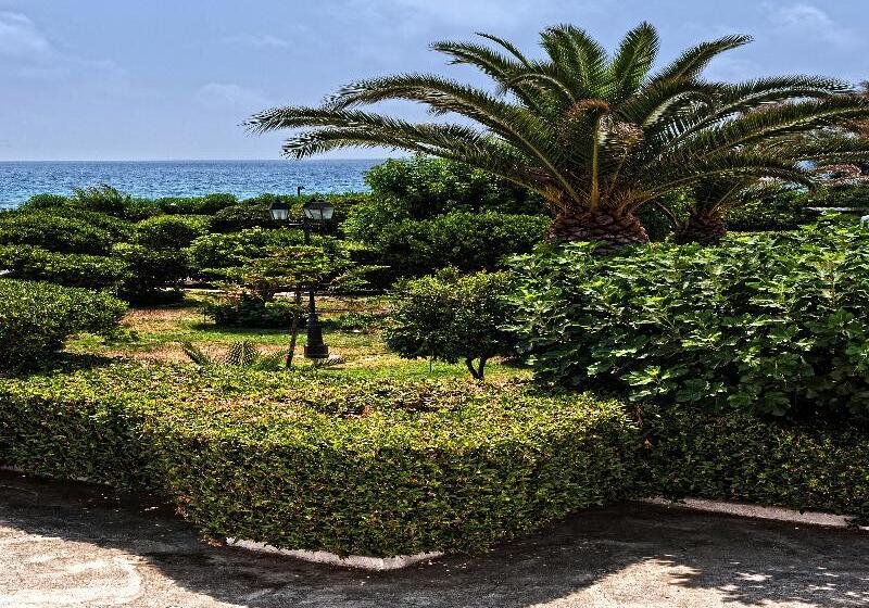 בית מלון כפרי Villaggio Club Altalia