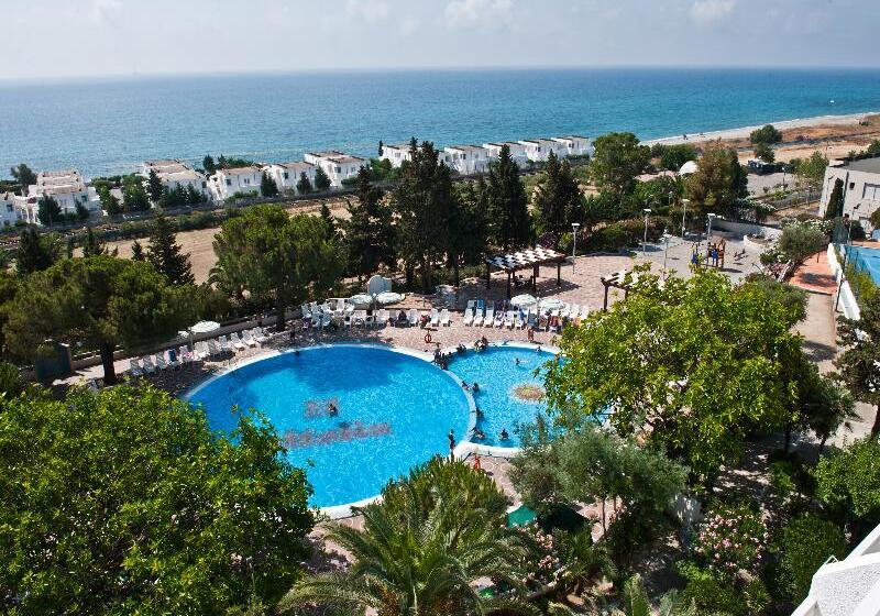 בית מלון כפרי Villaggio Club Altalia