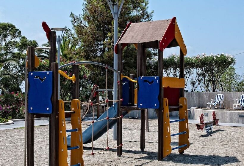 בית מלון כפרי Villaggio Club Altalia