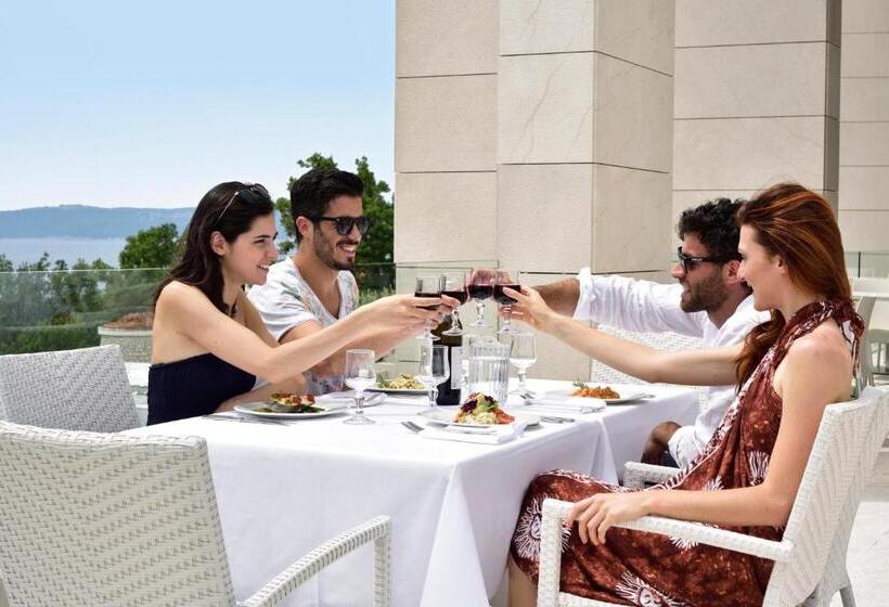 هتل Grand Novi Vinodolski Resort