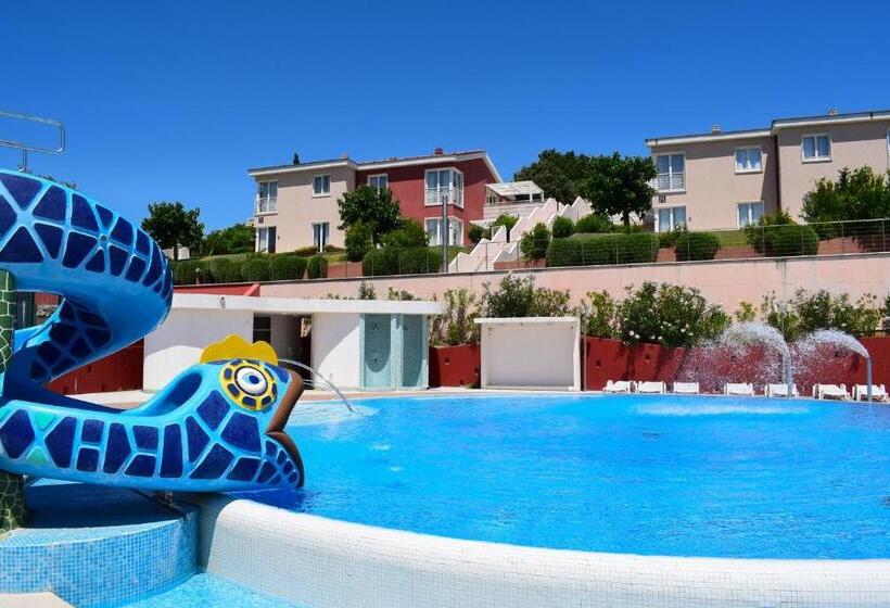 Отель Grand Novi Vinodolski Resort