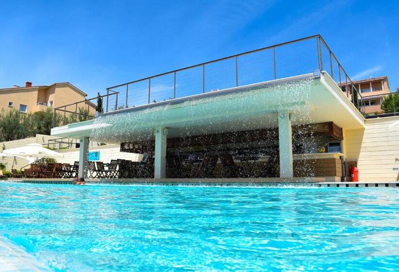 Отель Grand Novi Vinodolski Resort