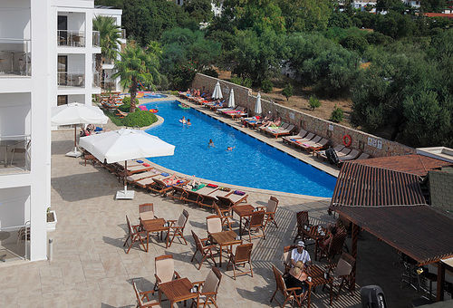 Costa Queen Resort Hotel