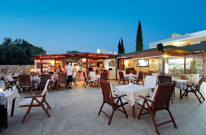 Costa Queen Resort Hotel