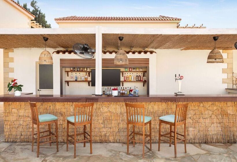 리조트 Ramada Hotel & Suites By Wyndham Ayia Napa