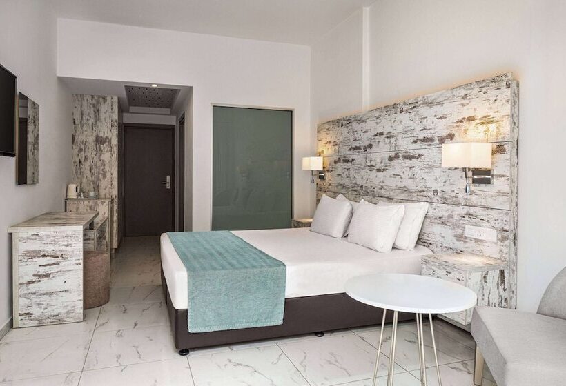 استراحتگاه Ramada Hotel & Suites By Wyndham Ayia Napa