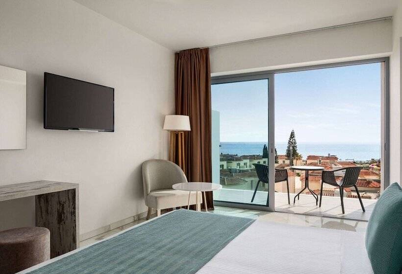 استراحتگاه Ramada Hotel & Suites By Wyndham Ayia Napa