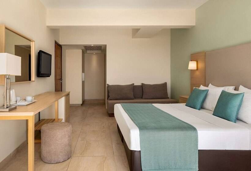 리조트 Ramada Hotel & Suites By Wyndham Ayia Napa