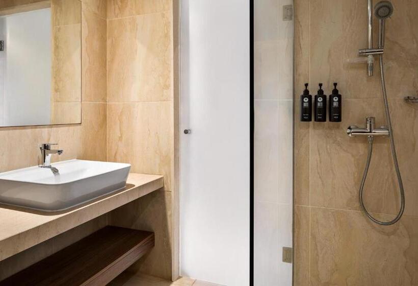 استراحتگاه Ramada Hotel & Suites By Wyndham Ayia Napa