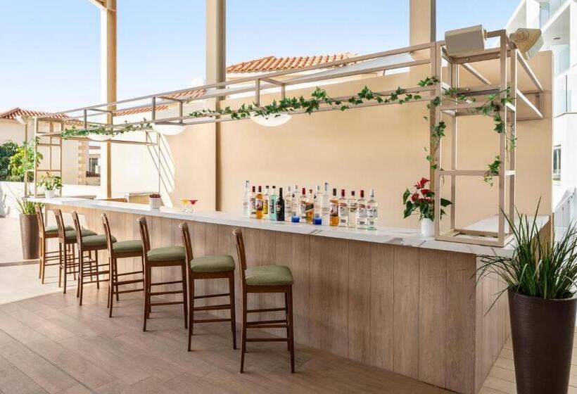 리조트 Ramada Hotel & Suites By Wyndham Ayia Napa