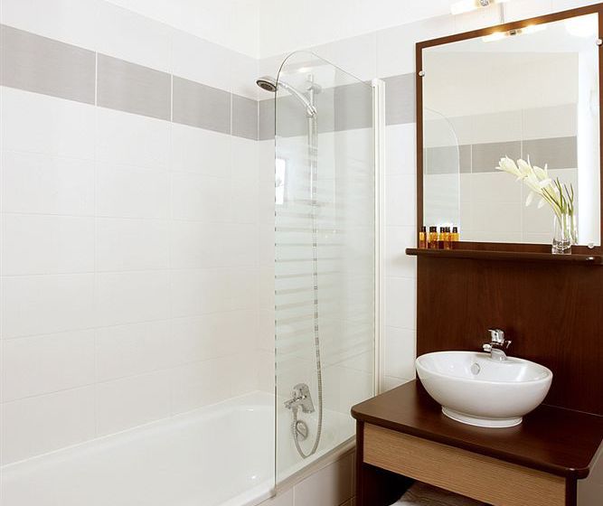 Comfort Suites Le Port Marly Paris Ouest