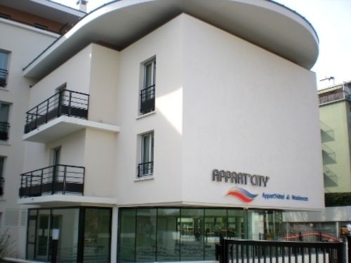 Comfort Suites Le Port Marly Paris Ouest