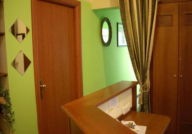 تختخواب و صبحانه Evergreen