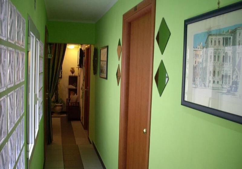 تختخواب و صبحانه Evergreen