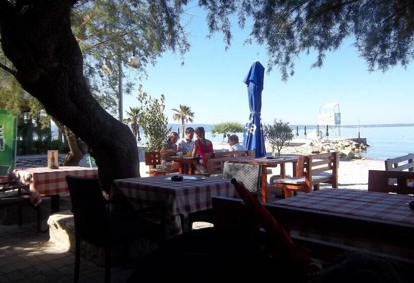 Beach Hotel Božikovina 2