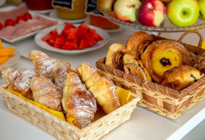 تختخواب و صبحانه Piccolo Imperiale