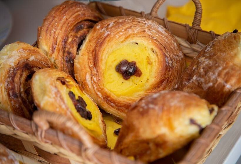 تختخواب و صبحانه Piccolo Imperiale