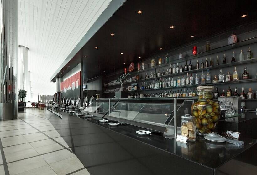 Dubai International Hotel, Dubai Airport