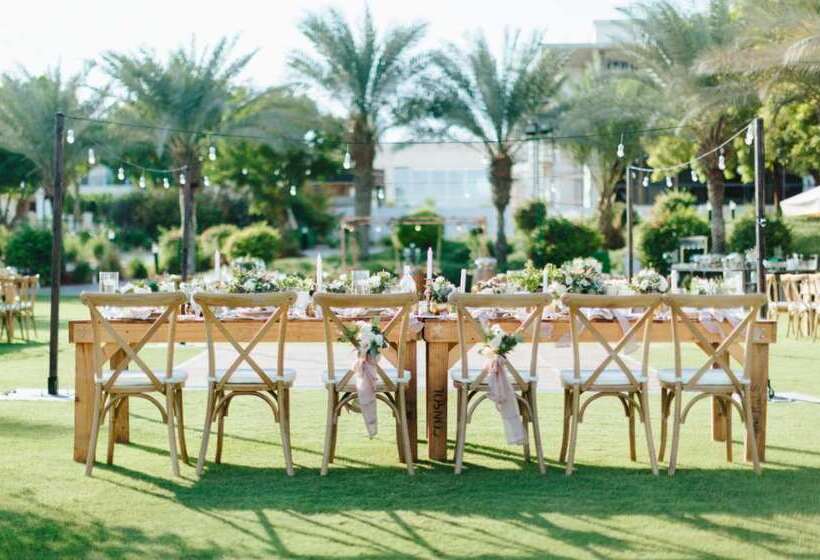 Отель Address Montgomerie