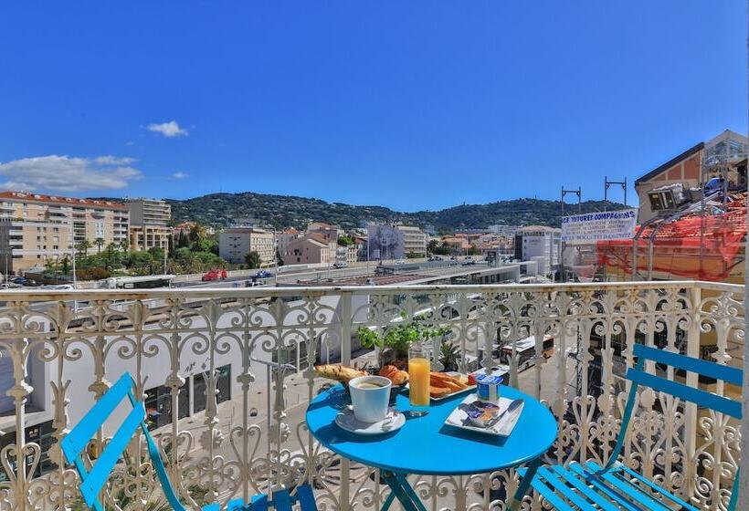 בית מלון כפרי Amiraute