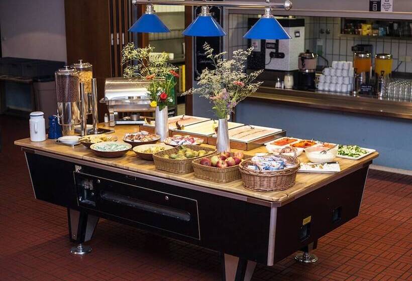 فندق Amstel House Hostel