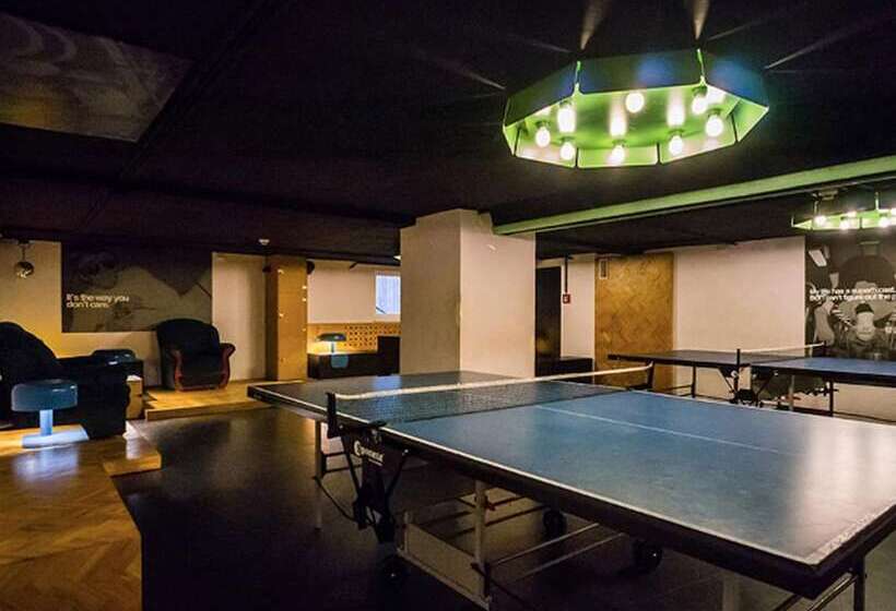 فندق Amstel House Hostel