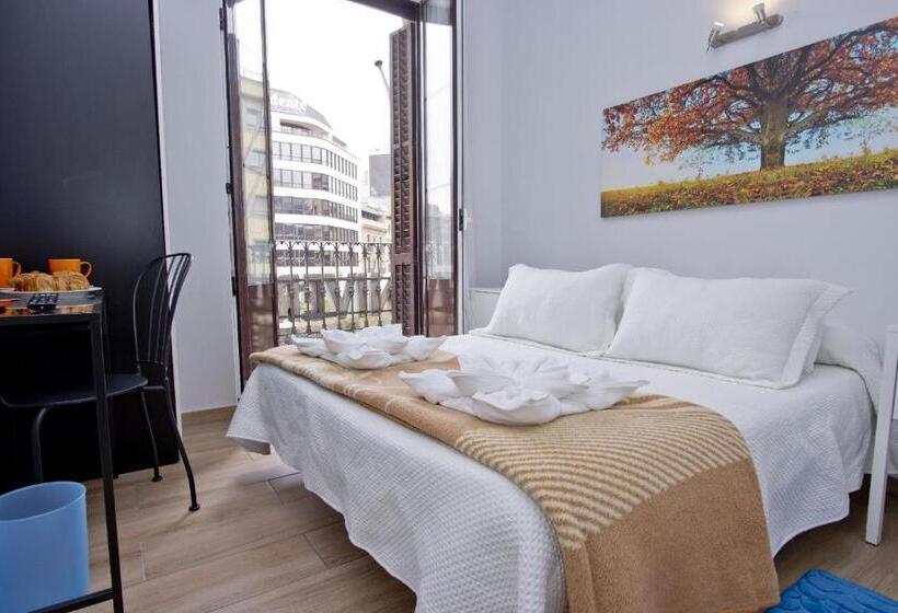 Отель Barcelona City