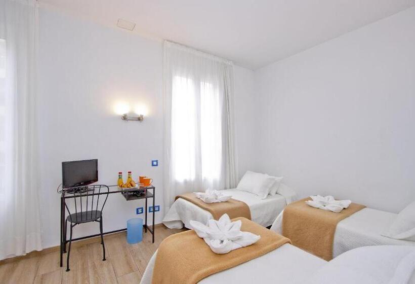 Отель Barcelona City