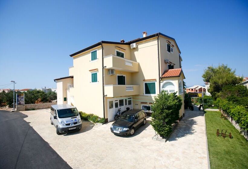 בית מלון כפרי Pansion Villa Bok