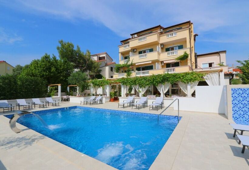 בית מלון כפרי Pansion Villa Bok