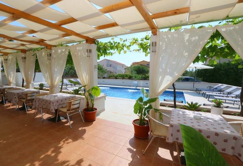 בית מלון כפרי Pansion Villa Bok