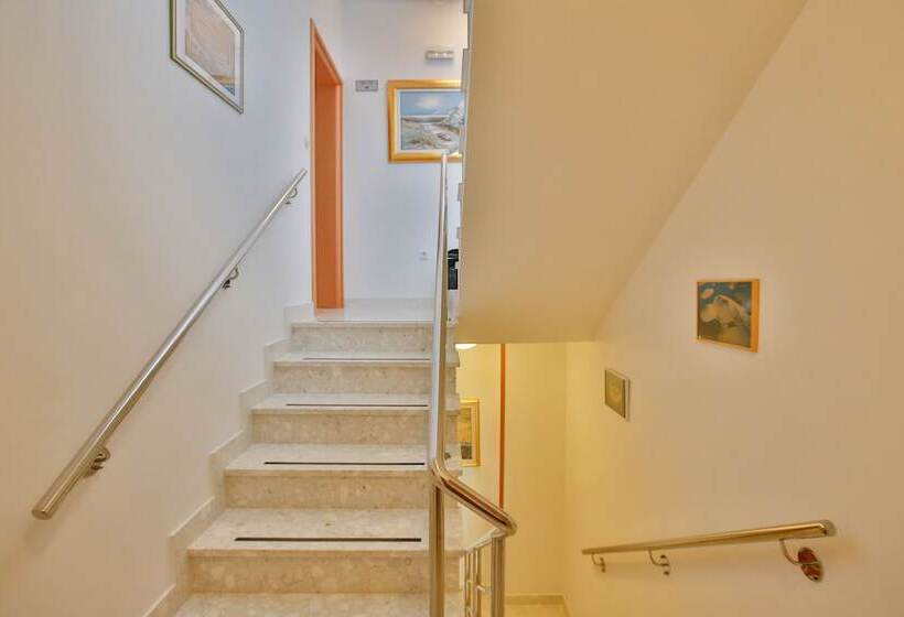 בית מלון כפרי Pansion Villa Bok