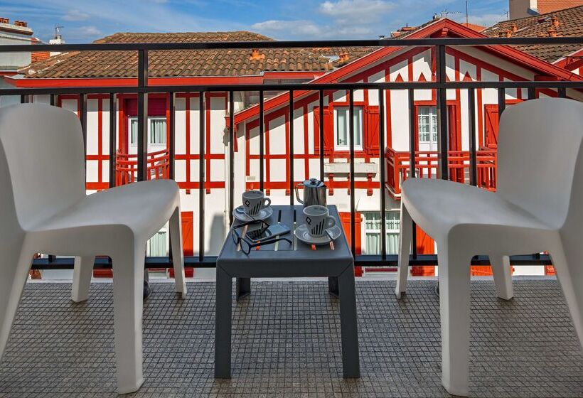 هتل Hôtel Kemaris