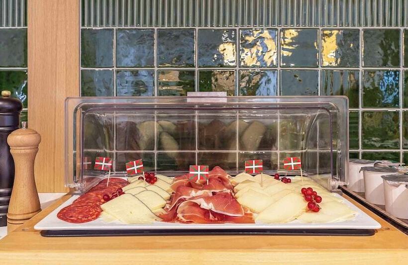 هتل Hôtel Kemaris