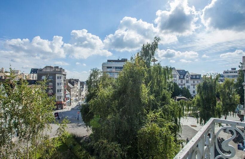 هتل Best Western Le Duguesclin Hôtel Restaurant