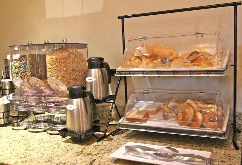 Отель Best Western Queens Gold Coast