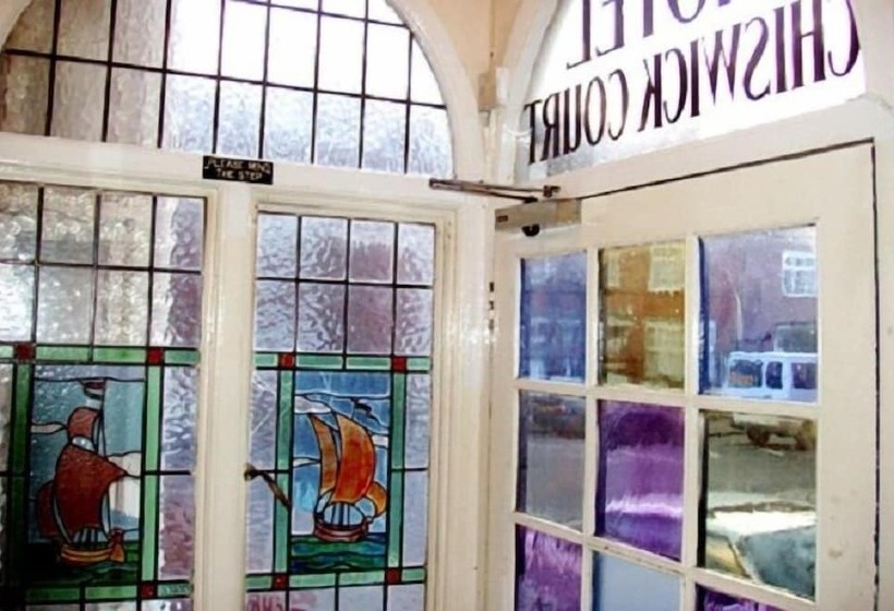 Отель Chiswick Court