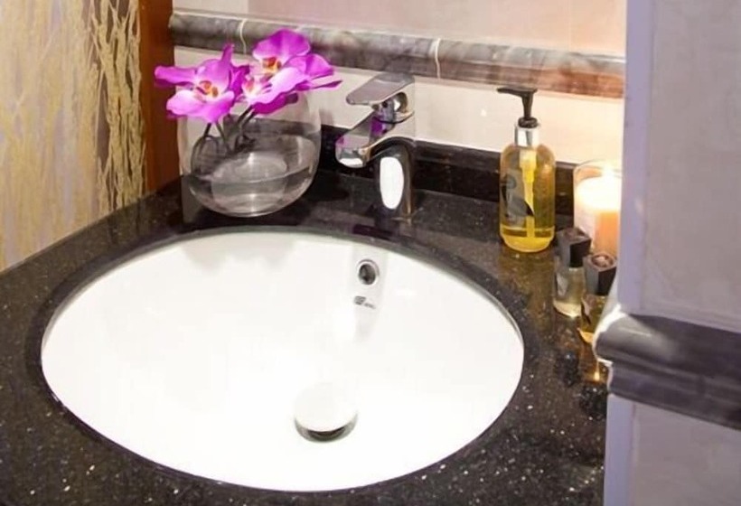 هتل City Inn Russell  Square