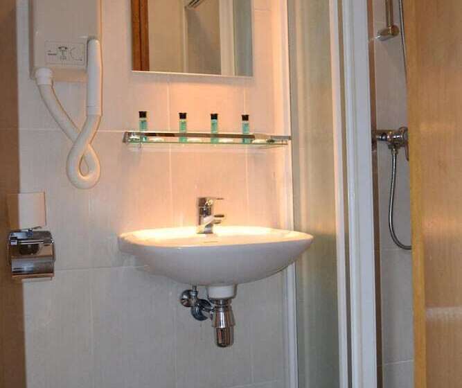 هتل Continental Amsterdam